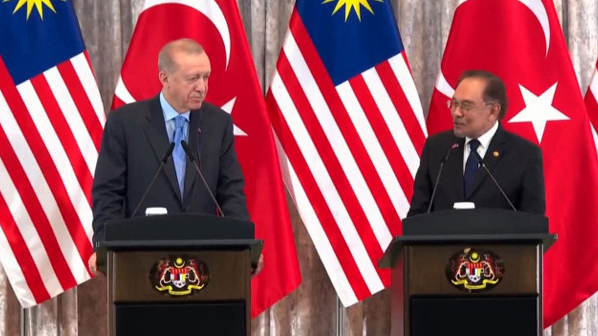 Cumhurbaşkanı Erdoğan Malezya'da: 11 yeni anlaşmayı duyurdu