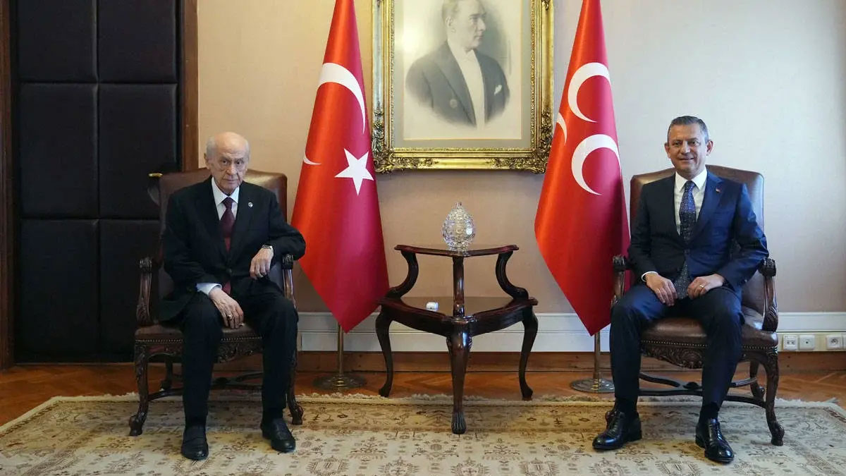 Devlet Bahçeli ile Özgür Özel görüştü