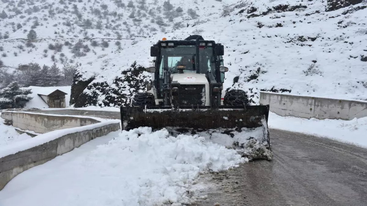 Karadeniz kara teslim oldu: 391  yerleşim yerine ulaşım sağlanamıyor