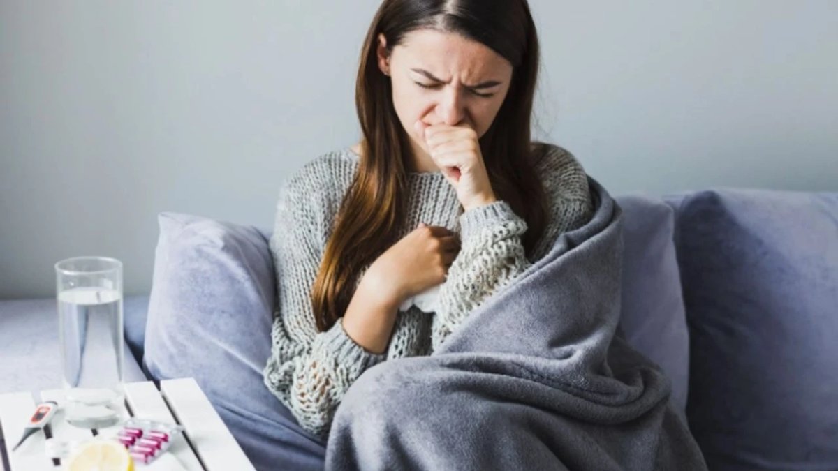 Kuru öksürüğü bir çırpıda kesiyor: Rusların doğal reçeteli tarifi! Bir damlası yetiyor