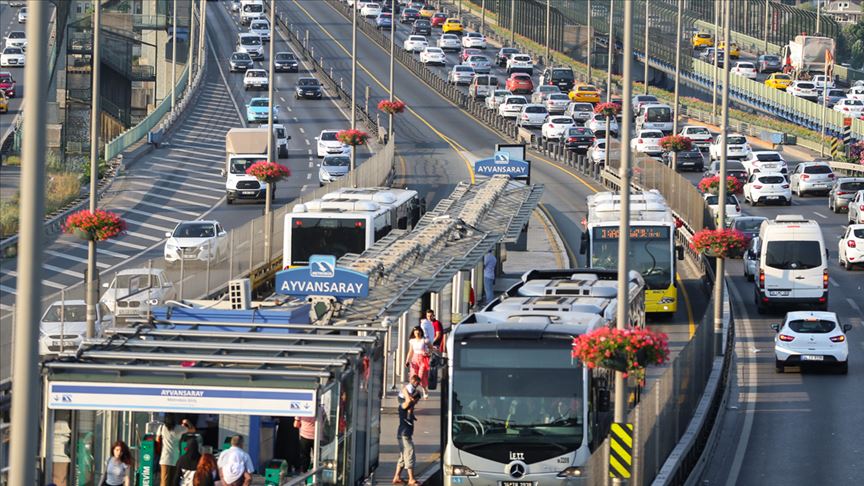 İşsizlere ücretsiz toplu taşıma uygulaması başladı: O süre boyunca geçerli olacak