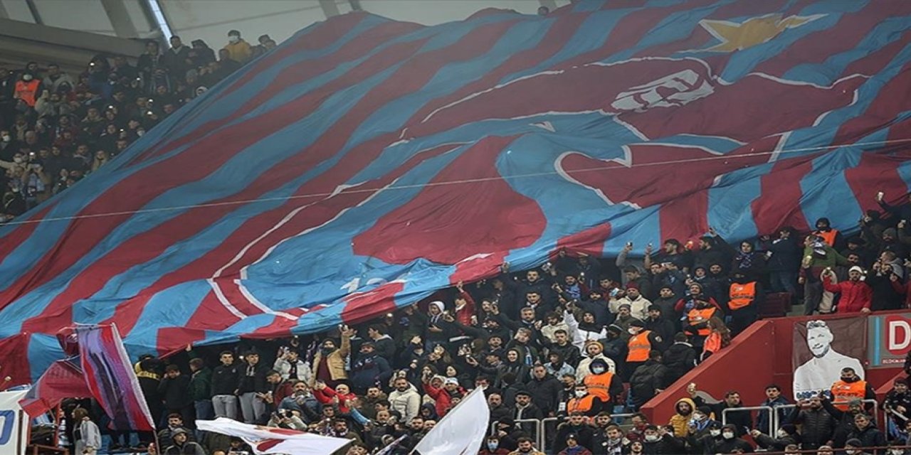 Trabzonspor taraftarlarından yönetime ve Şenol Güneş'e tepki
