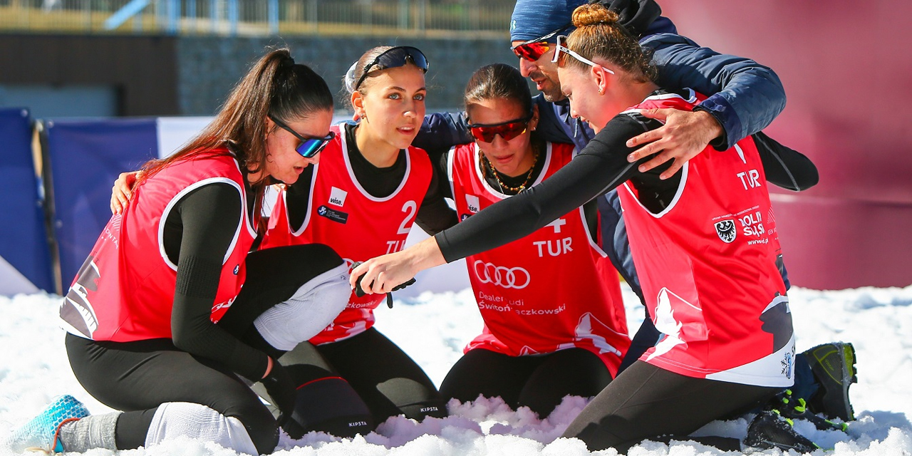 20 Yaş Altı Kadın Kar Voleybolu Milli Takımı namağlup Avrupa şampiyonu