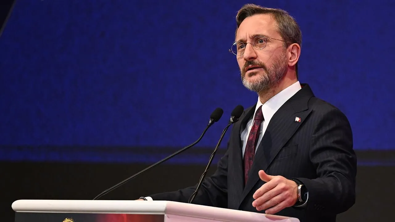 Fahrettin Altun'dan İmamoğlu açıklaması: Cumhurbaşkanımıza iftiralara şahit oluyoruz