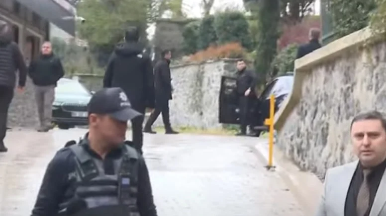 Mansur Yavaş'tan Dilek İmamoğlu'na ziyaret