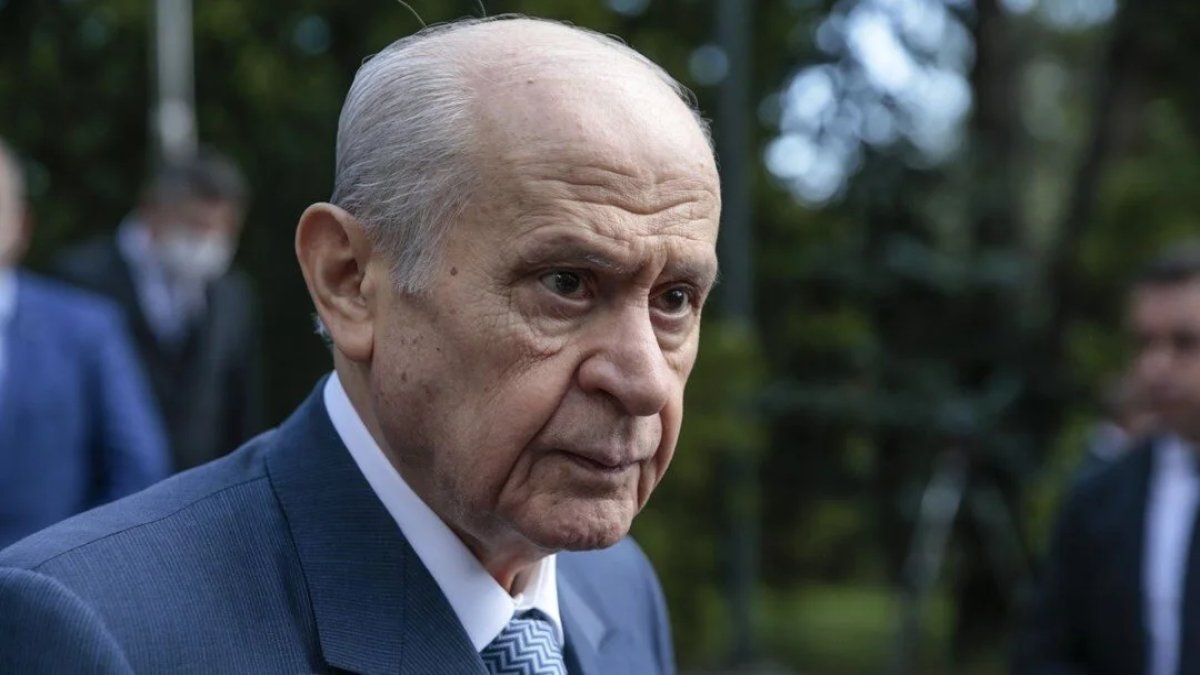 Bahçeli'den tutuklamalara dikkat çeken yorum: 'Hukuk herkese lazım'
