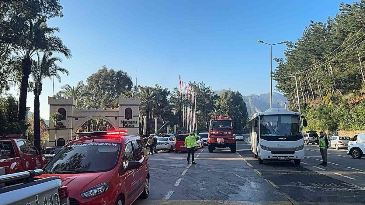 Marmaris'te 5 yıldızlı otelde yangın: Çok sayıda ekip sevk edildi