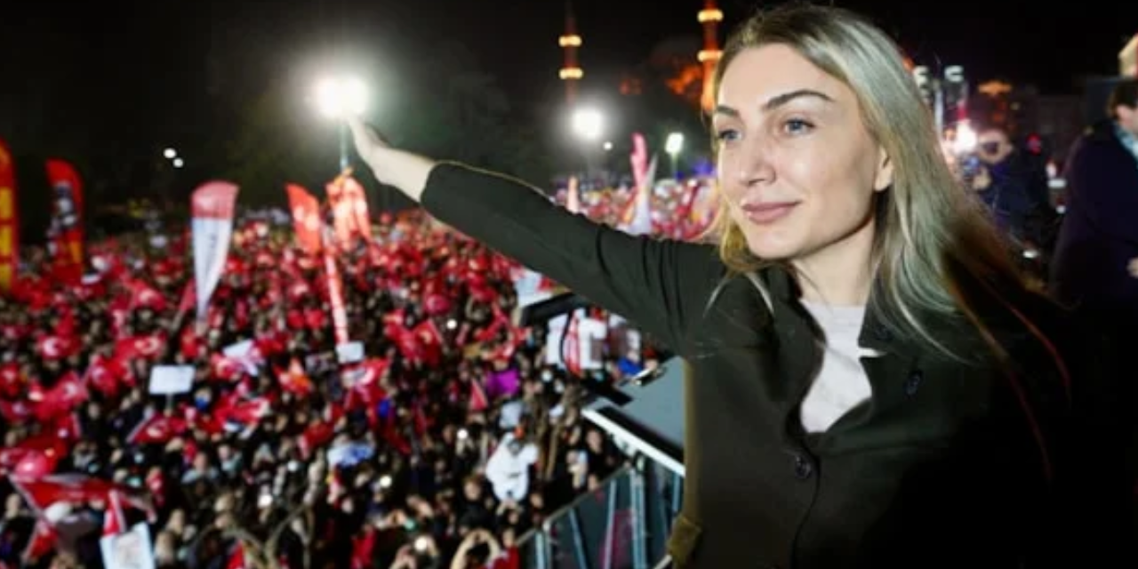 "Siyasete girecek misiniz?" sorusuna Dilek İmamoğlu'ndan net yanıt: Evin siyasetçisi...