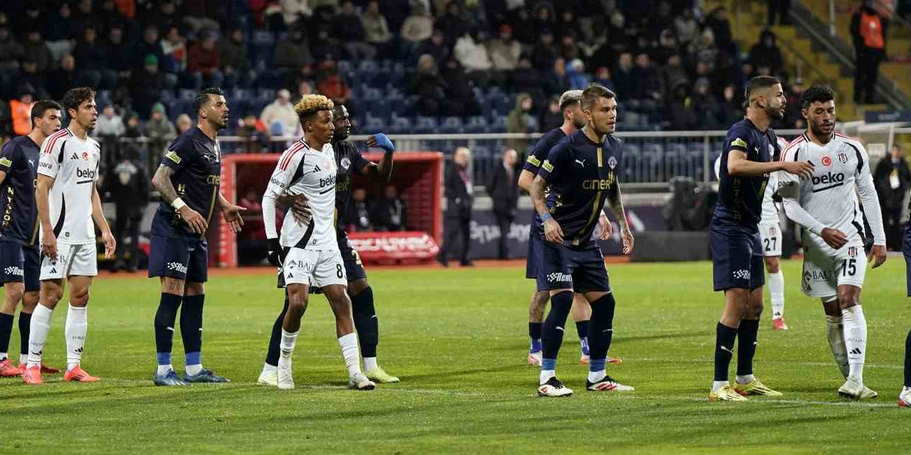 Kasımpaşa karşısında 10 kişi kalan Beşiktaş son dakikada beraberliği yakaladı