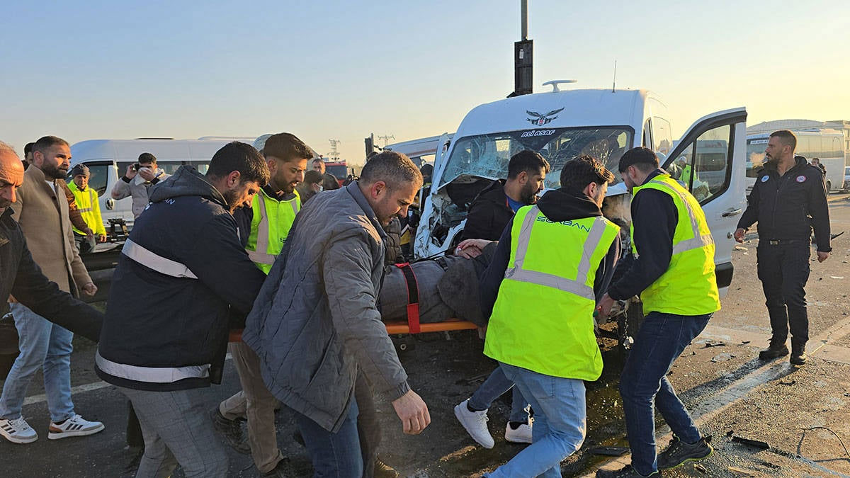 Tekirdağ'da 2 işçi servisi çarpıştı: 18 yaralı