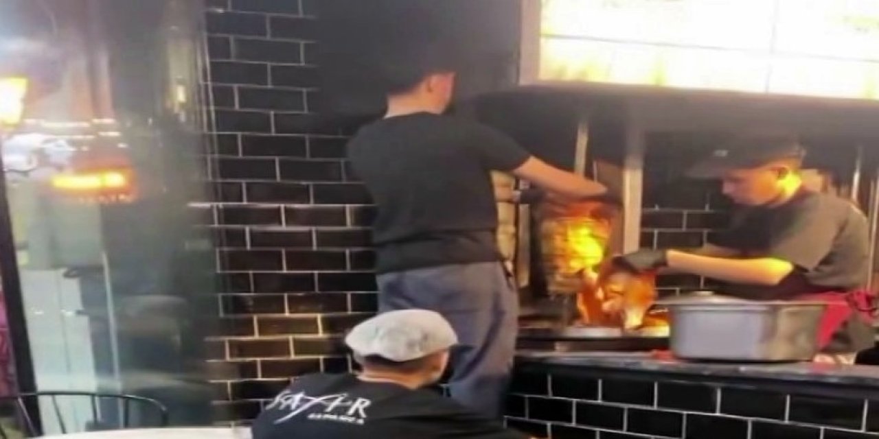 Çiğ tavuklu döner sosyal medyayı ayağa kaldırdı