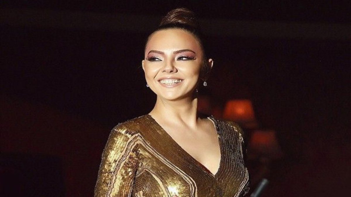 Ebru Gündeş’in yıllardır sakladığı kızı ilk kez görüntülendi