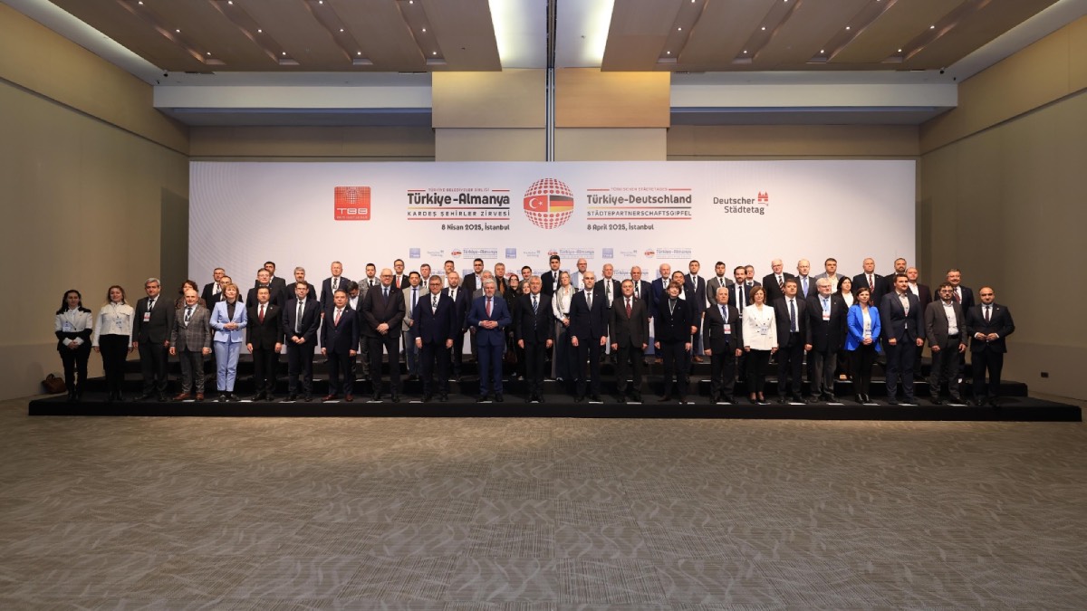 Türkiye-Almanya kardeş şehirler zirvesi İstanbul’da yapıldı: halkın iradesi ve hukukun üstünlüğü hakim olmalı