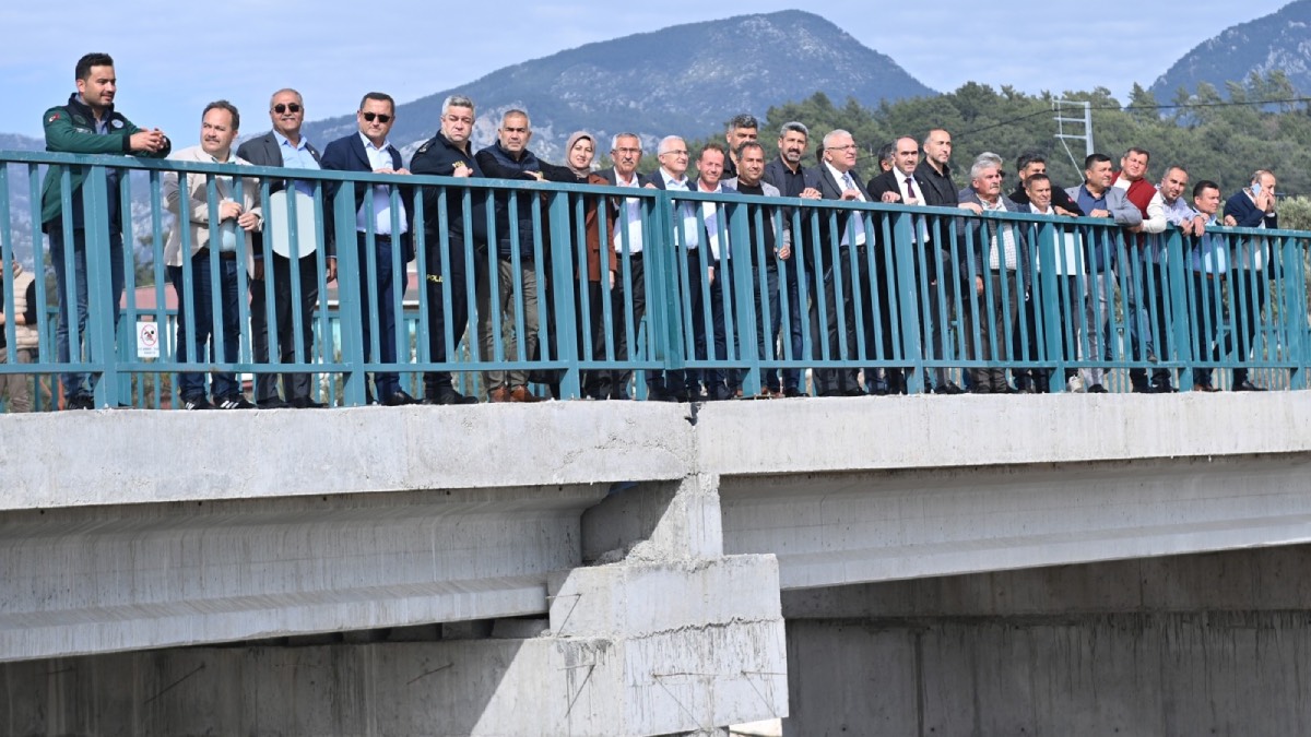 Kumluca’da taşkın koruma kapsamında demirciler köprüsü hizmete açıldı