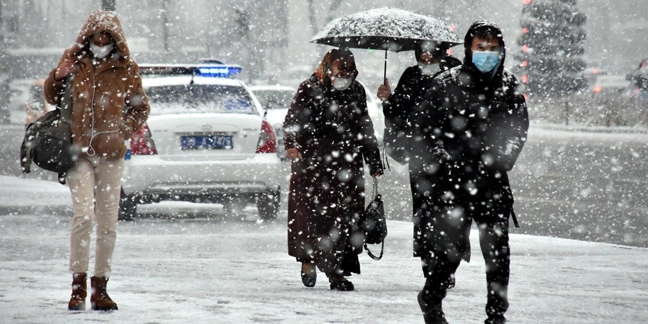 Ankaralılar dikkat! Dışarı çıkarken mont ve atkınızı sakın unutmayın! Kar geliyor...