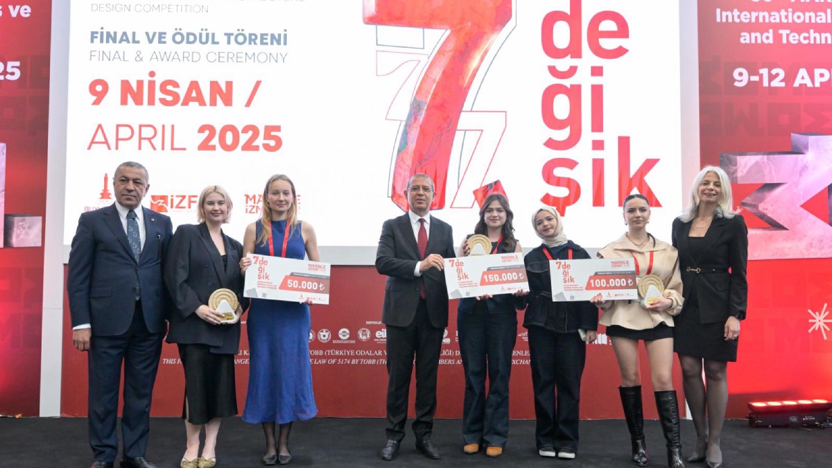 Doğaltaşa hayat veren genç tasarımcılar ödüllerini aldı