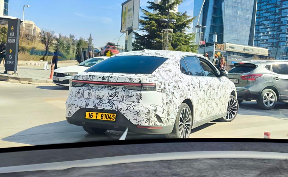 Togg’un yeni sedanı T10F yola çıktı
