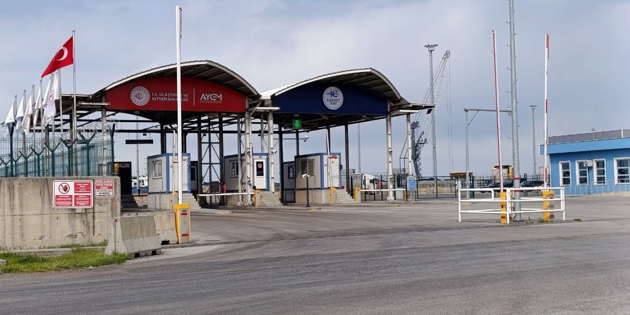 Ro-ro seferlerinin yapıldığı limanda cinayet: Gemi çalışanı tır sürücüsünü bıçakladı