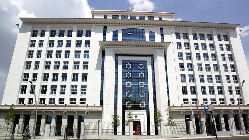 AK Parti Genel Merkezi'nde bir polis intihar etti