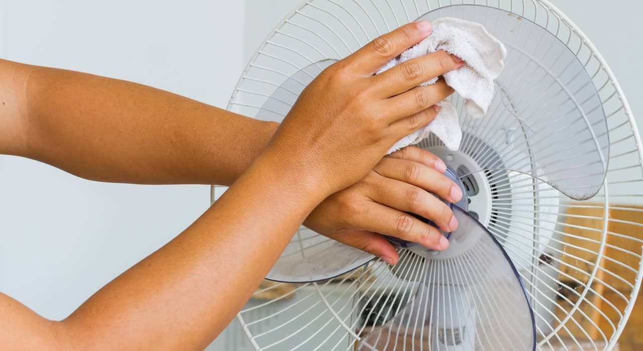 Vantilatör temizliğinde pratik çözüm: Bulaşık deterjanı ve poşet yöntemi ile tozları kolayca temizleyin