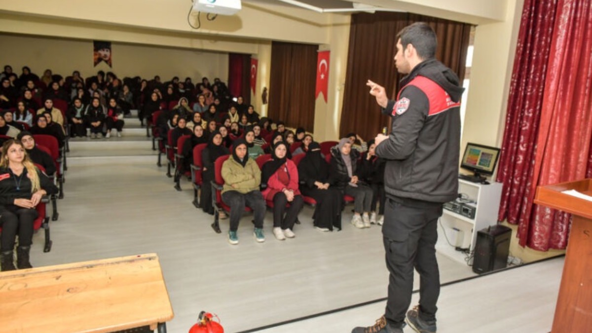 Esenyurt Belediyesinden 950 Öğrenciye Afet Bilinci Eğitimi