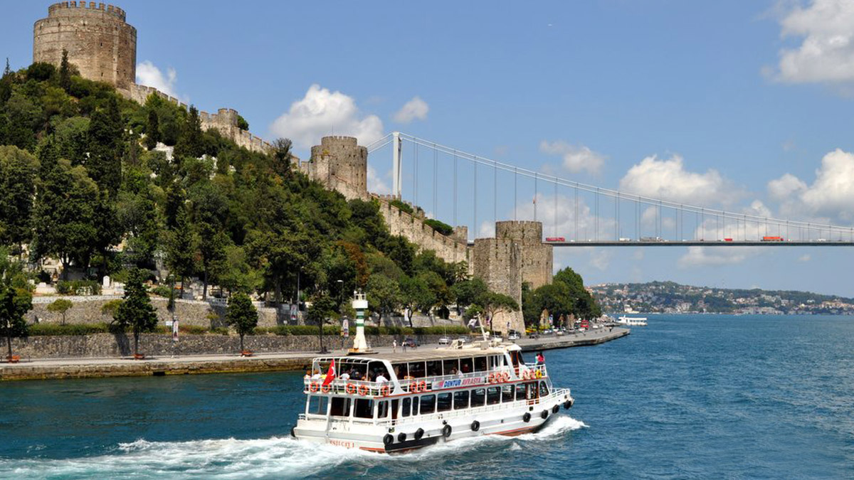 Üsküdar Belediyesi’nden ücretsiz boğaz turu: Çay, simit ve rehberli tur keyfi!