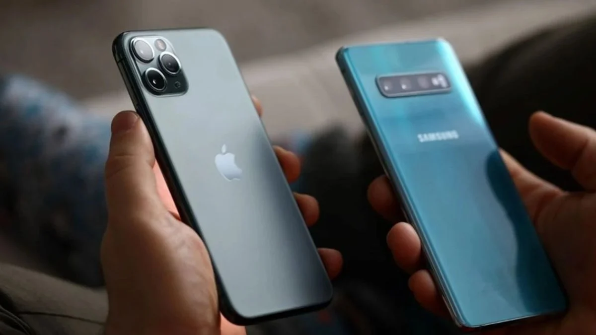 Trump’tan teknolojiye tarife muafiyeti: iPhone ve Samsung zamdan kurtuldu