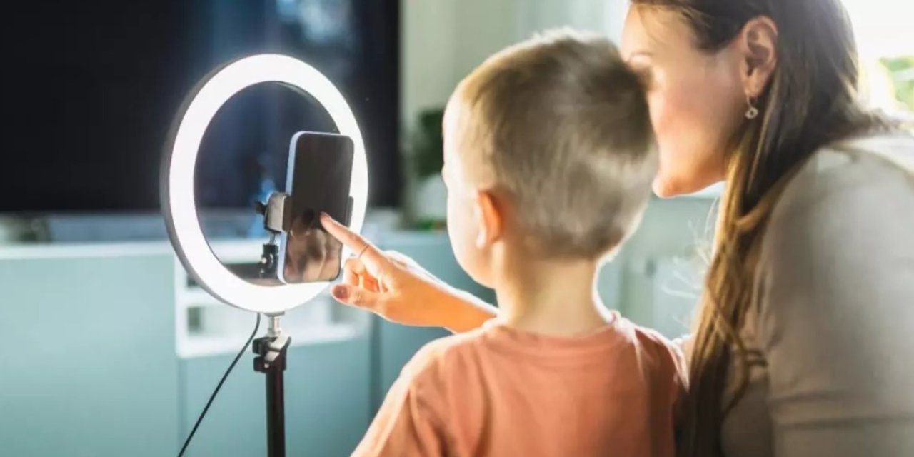 Sosyal medyada yeni dönem: Çocuk fotoğraflarına ebeveyn kısıtlaması geliyor