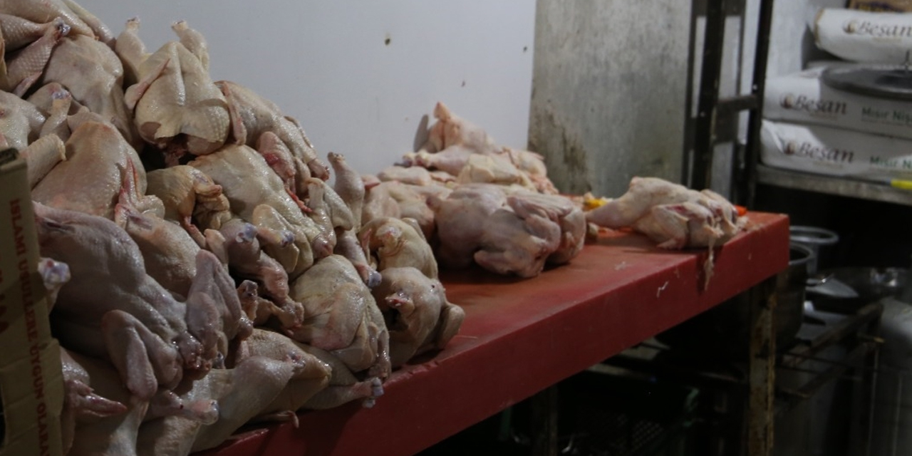 Kilis’te hijyen skandalı: Mide bulandıran döner imalathanesi mühürlendi