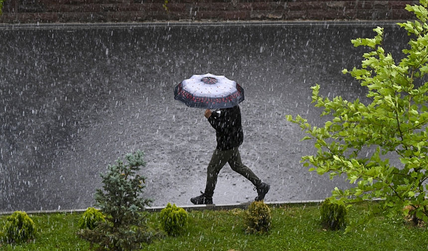 Meteoroloji uyardı: İstanbul dahil birçok ilde sağanak etkili olacak