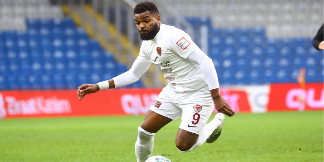 Gol kralı Aaron Boupendza acı haber! 11. kattan düşerek hayatını kaybetti