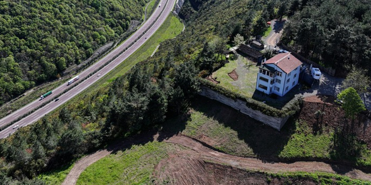 Sosyal medyada ünlü olan orman içindeki yalnız ev satışta! Yeni sahibini bekliyor...