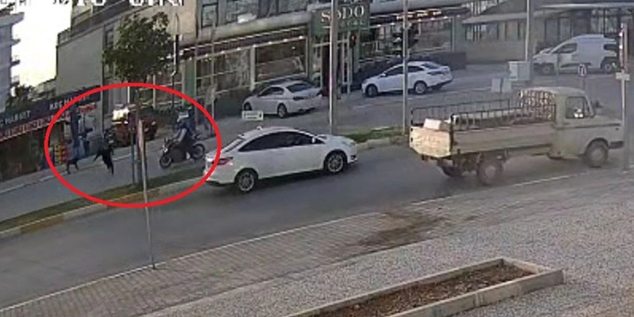 Antalya'da kahreden olay! Köpekten kaçan küçük çocuğa motosiklet çarptı
