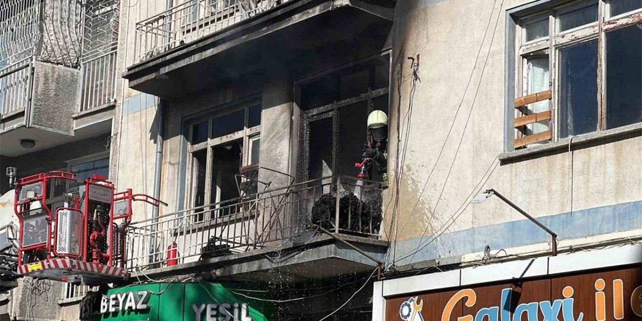 Konya'da apartman dairesinde yangın çıktı: 2 çocuk yaşamını yitirdi