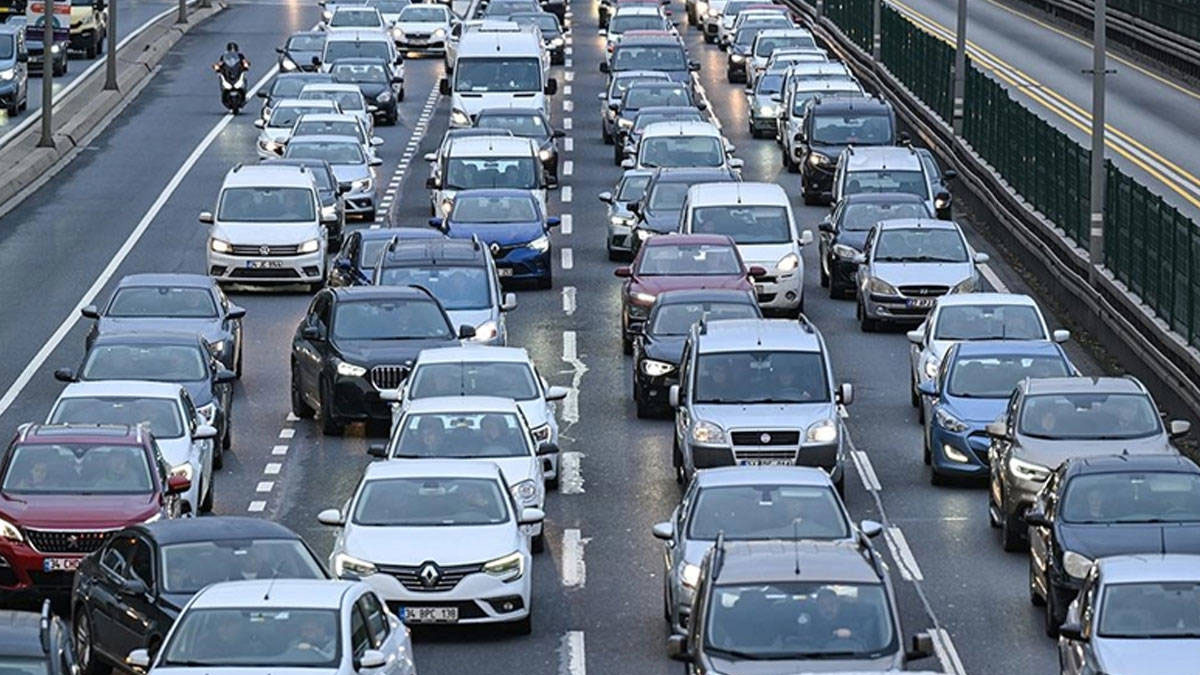 TÜİK: Martta 195 bin 682 taşıtın trafiğe kaydı yapıldı