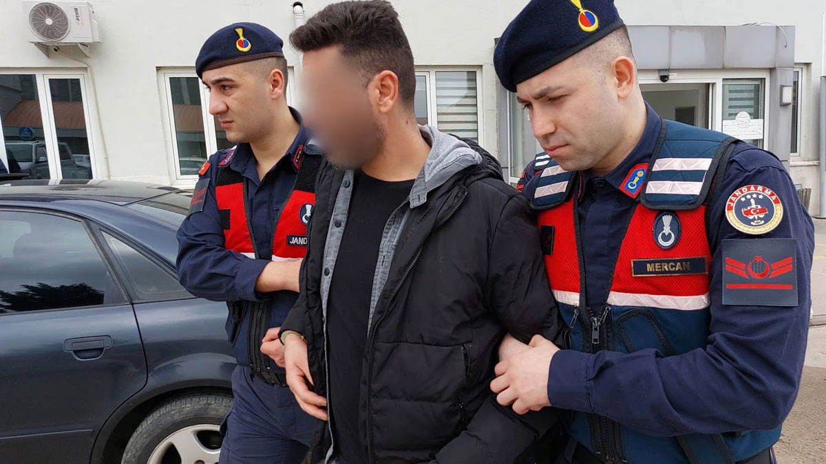 Uzman çavuş uyuşturucu ticaretinden tutuklandı
