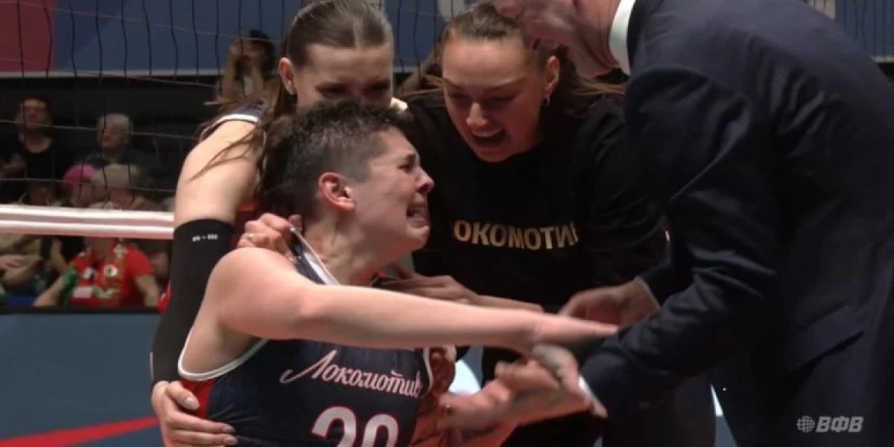 Milli voleybolcu Ebrar Karakurt gözyaşlarına boğuldu! Rusya'da tarih yazdı