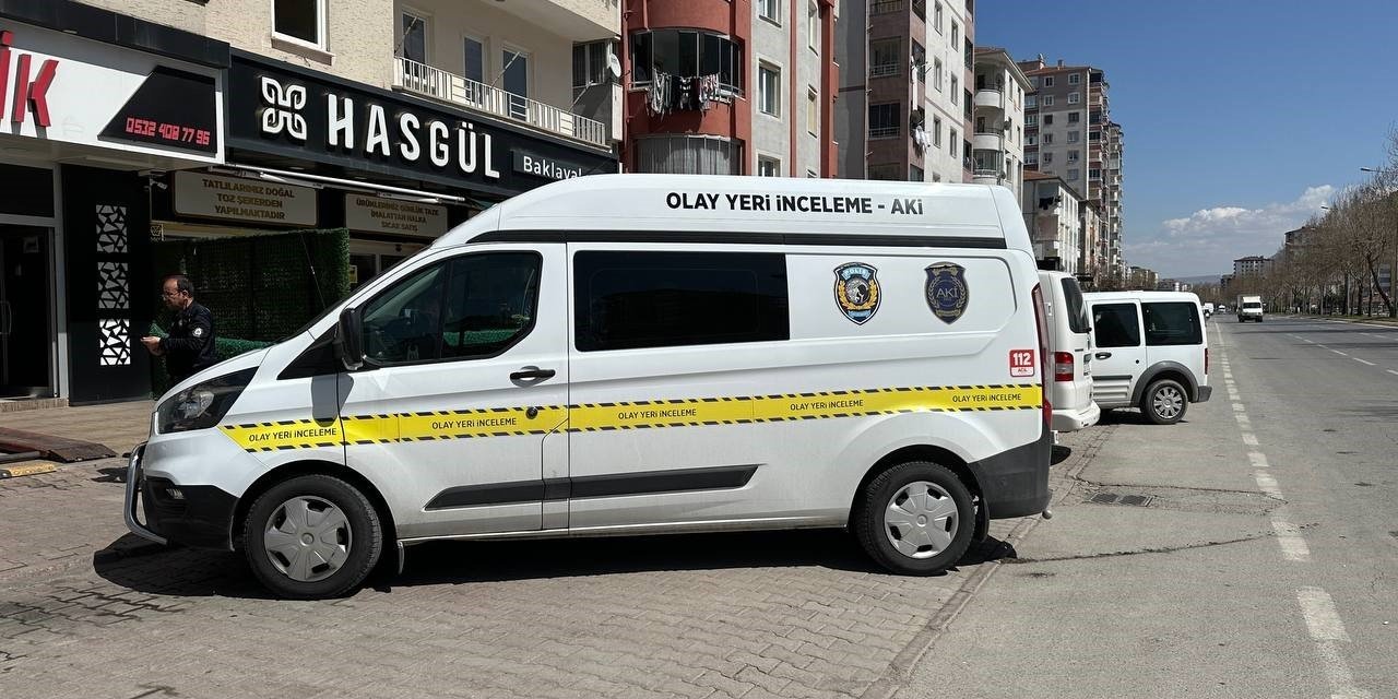 Alışveriş yaparken vurularak hayatını kaybetti