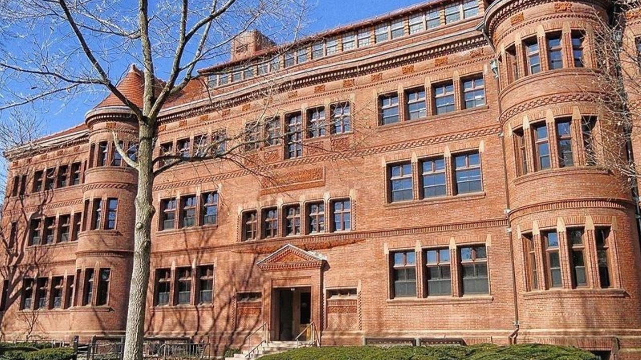 Harvard Üniversitesi kampüsünde silah sesleri! Güvenlik önlemleri alındı