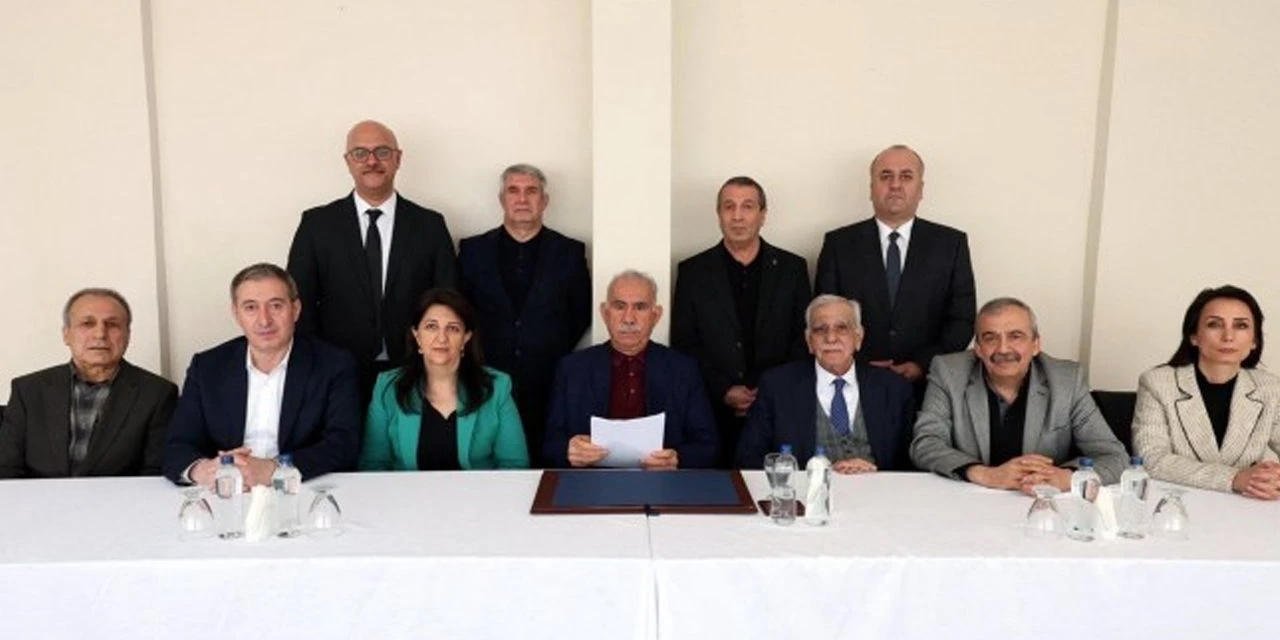 DEM Parti heyeti Abdullah Öcalan ile görüşmek için yola çıktı