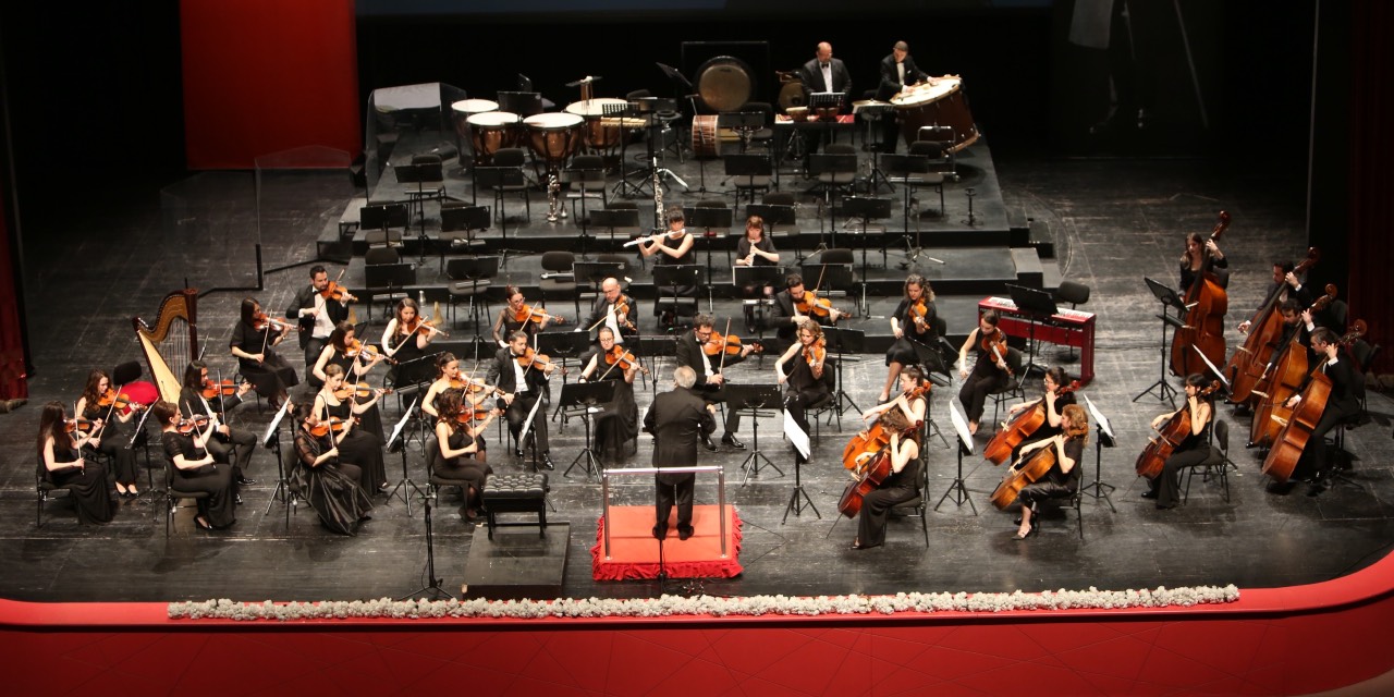 Eskişehir Büyükşehir Belediyesi Senfoni Orkestrası'ndan sanatseverlere unutulmaz bir gece