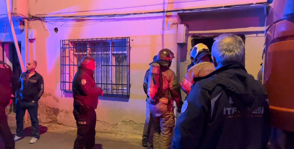 İki katlı evde yangın