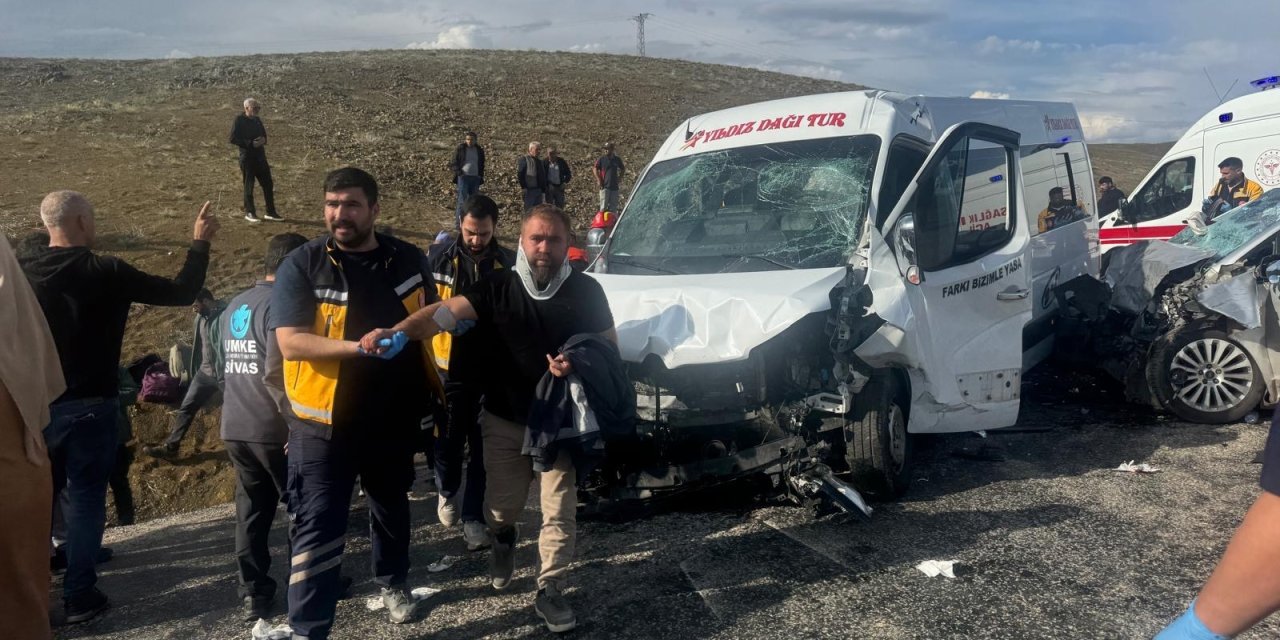 Öğretmenleri taşıyan minibüs kaza yaptı: 1 kişi hayatını kaybetti, 2'si ağır 14 yaralı