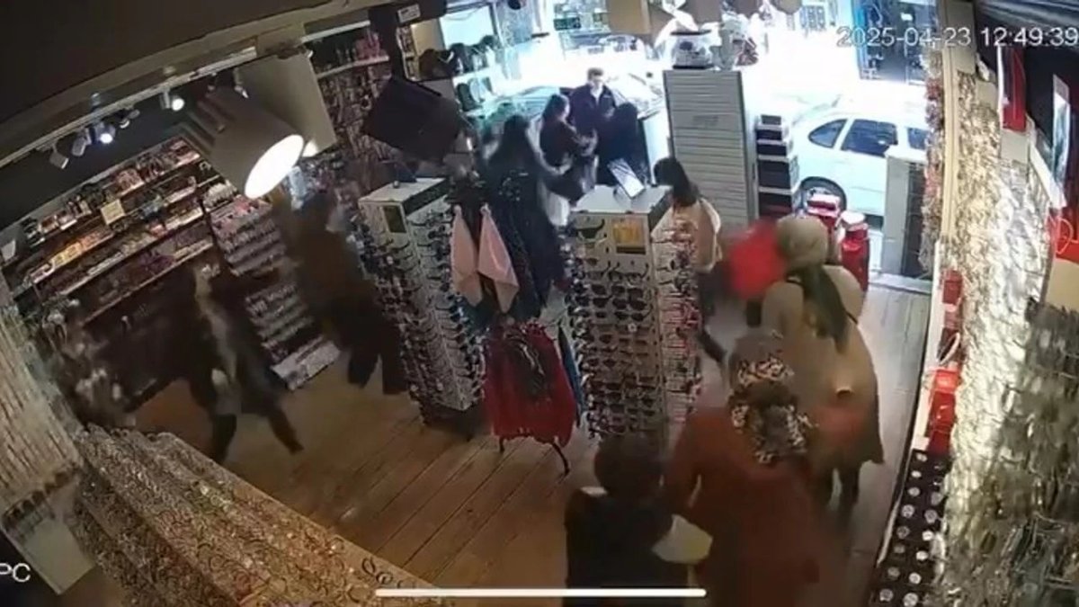İstanbul'da şiddetli deprem: Anbean böyle kaydedildi