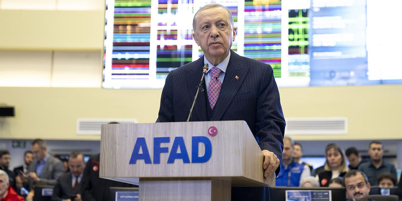 Cumhurbaşkanı Erdoğan, AFAD Kriz Merkezi’nde deprem brifingi aldı