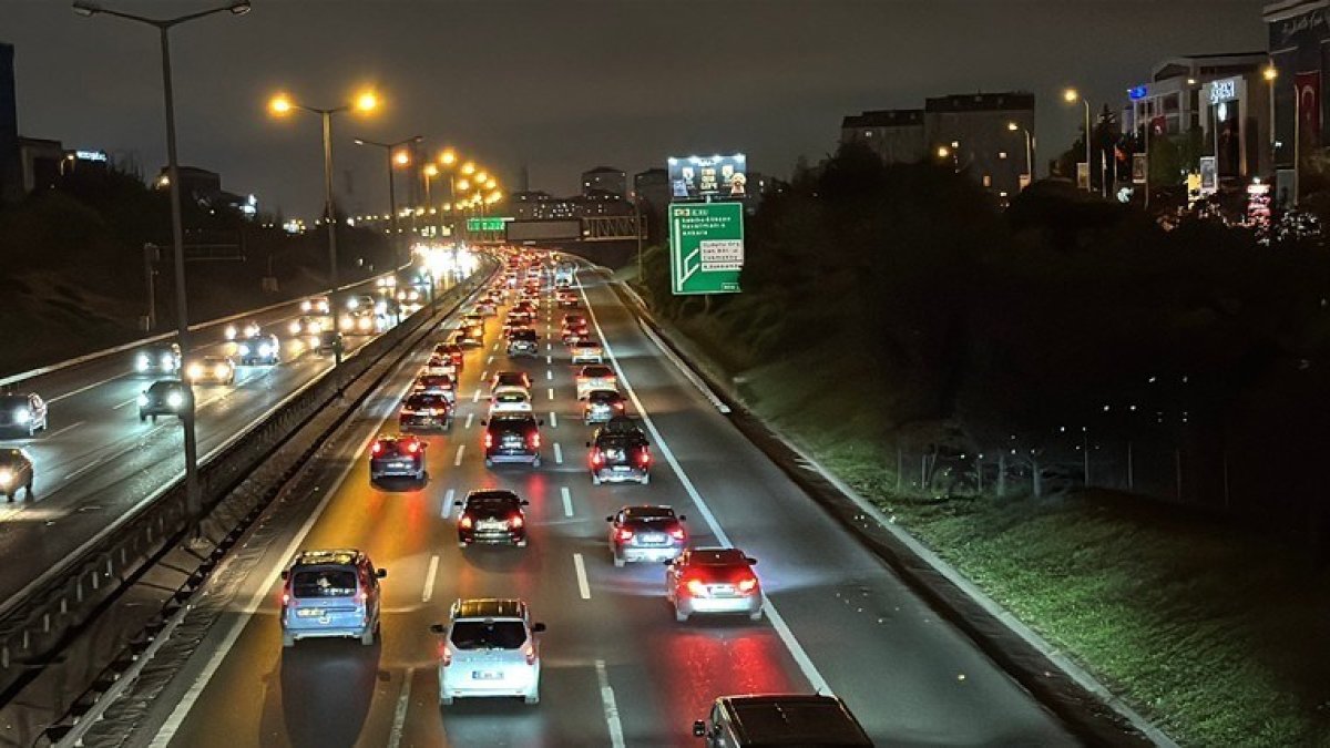 İstanbullular şehri terk ediyor: 'Deprem' göçü başladı