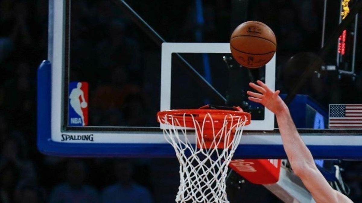 NBA’de yılın savumacısı Evan Mobley oldu