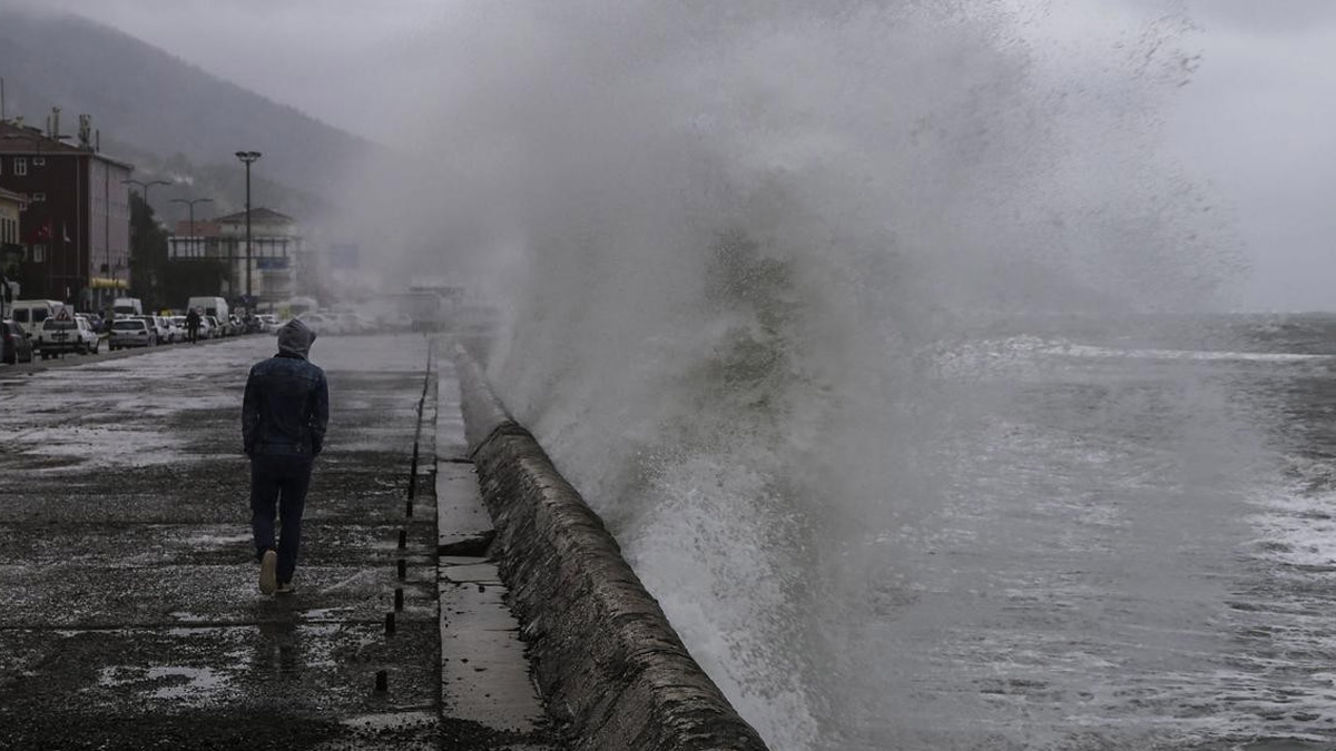 Meteoroloji’den Ege'nin kuzeyi için 'fırtına' uyarısı