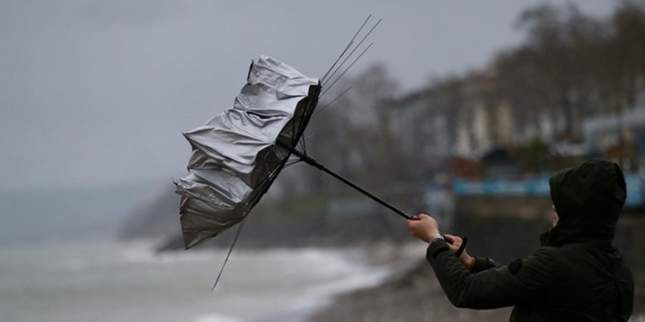 Pazar gezmesi yapmak için plan yapanlara Meteoroloji'den kötü haber! AKOM kritik saatleri verip 'çok kuvvetli vuracak' dedi