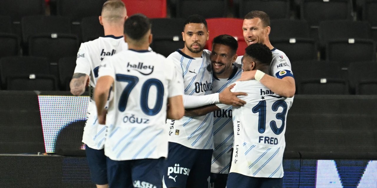 Fenerbahçe Süper Lig'deki yenilmezlik serisini 17 maça çıkardı! Gaziantep FK'yı 3-1 yendi